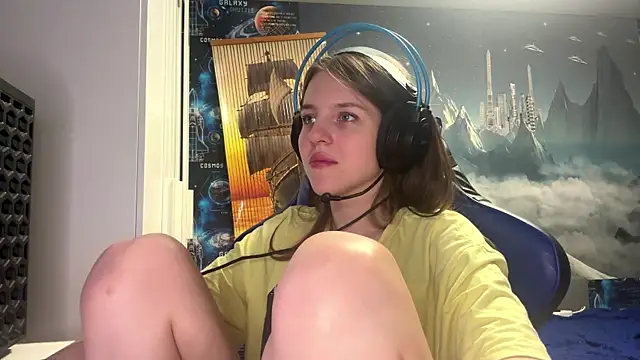 Elira Breeze online show from 03-01-26, 04:42