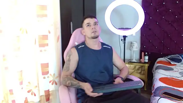 BooyHott  online show from 11-01-25, 06:54