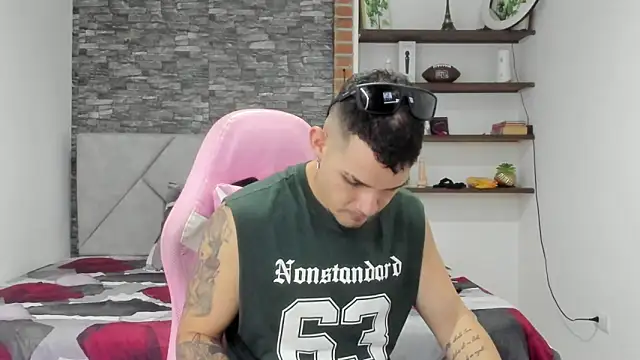 BooyHott  online show from 02-11-26, 07:08