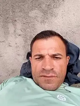 Snapshot of Claudiokkkkk chatting on 12-17-25, 04:13 Claudiokkkkk online show from 12-17-25, 04:13