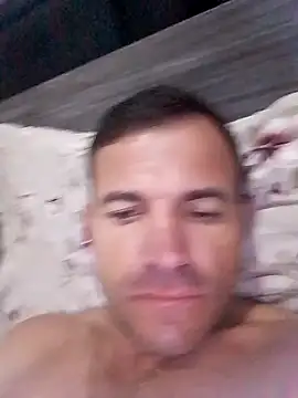 Snapshot of Claudiokkkkk chatting on 02-08-26, 02:31 Claudiokkkkk online show from 02-08-26, 02:31