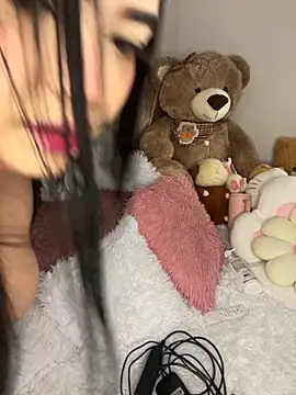 Mericute  online show from 10-20-25, 03:07