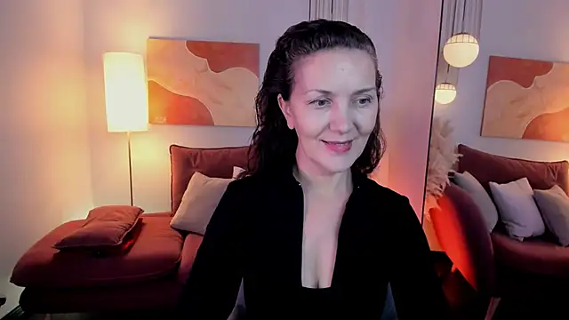 Irene Marlow online show from 10-18-25, 01:34