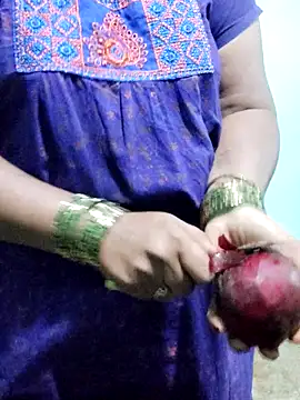 Snapshot of kaminikaa chatting on 09-23-25, 01:08 kaminikaa online show from 09-23-25, 01:08