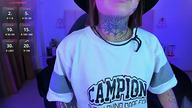 Gyal 8  online show from 01-13-26, 03:12