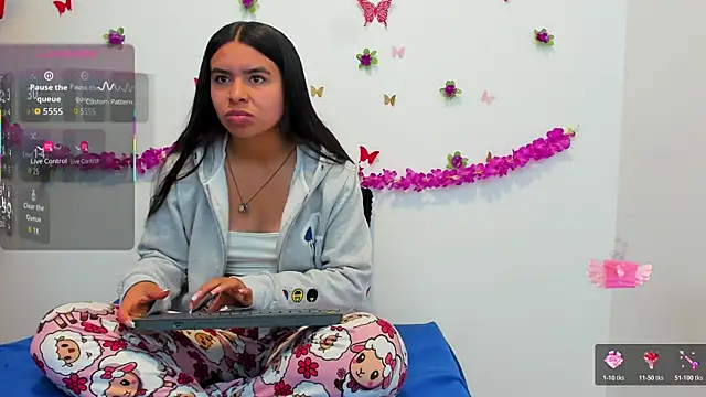 Annniie22 online show from 01-08-26, 09:33