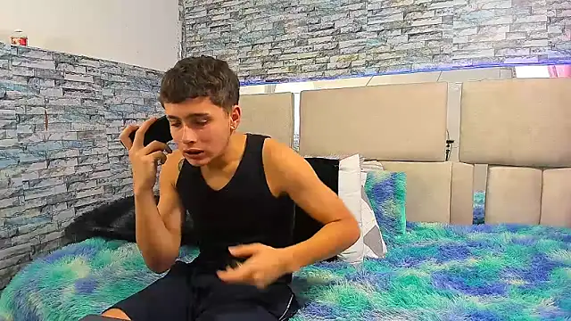 Julian wolf18 online show from 10-22-25, 03:23