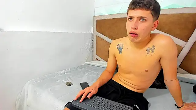 Julian wolf18 online show from 11-08-25, 05:01