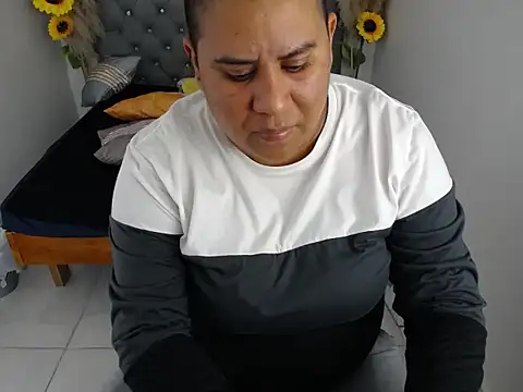 hotlesby valery online show from 04-06-26, 11:33