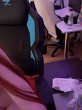 Snapshot of molirel chatting on 09-27-25, 09:20 molirel online show from 09-27-25, 09:20