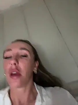 Scotishminx25 online show from 10-18-25, 12:24