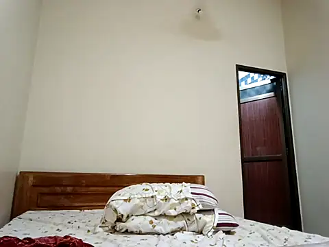 Snapshot of kkshan0923 chatting on 04-04-26, 12:20 kkshan0923 online show from 04-04-26, 12:20