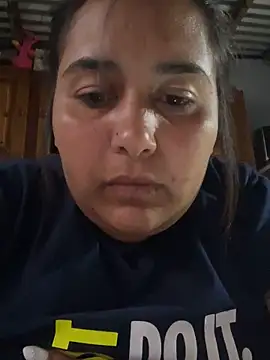 Snapshot of Ayee23-3 chatting on 11-25-25, 04:29 Ayee23-3 online show from 11-25-25, 04:29