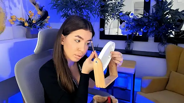 IndigoFae online show from 11-09-25, 04:33