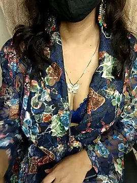 Snapshot of Hey_Jully chatting on 09-26-25, 04:49 Hey Jully online show from 09-26-25, 04:49