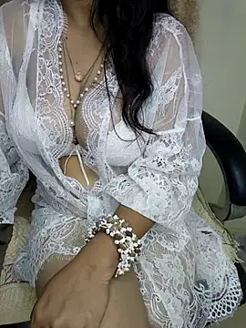 Snapshot of Hey_Jully chatting on 10-08-25, 04:43 Hey Jully online show from 10-08-25, 04:43