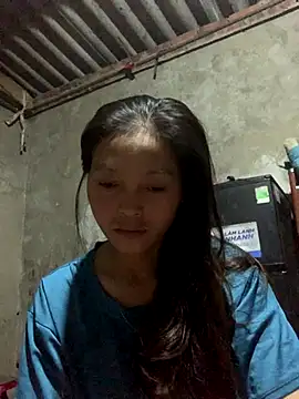 Snapshot of Halyy_xx chatting on 09-30-25, 10:37 Halyy xx online show from 09-30-25, 10:37