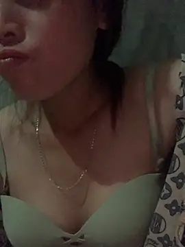 Snapshot of Halyy_xx chatting on 10-19-25, 11:55 Halyy xx online show from 10-19-25, 11:55