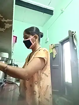 Cute-Charvii online show from 04-20-26, 12:57