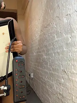 Snapshot of 21shazzy chatting on 10-27-25, 05:39 21shazzy online show from 10-27-25, 05:39