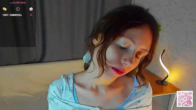 DelilahConsalvo online show from 10-19-25, 06:08