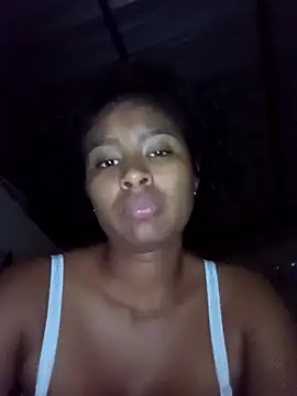 Snapshot of _Canella_ chatting on 10-29-25, 06:04  Canella  online show from 10-29-25, 06:04