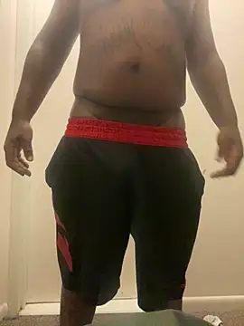 Snapshot of girlwatt chatting on 10-17-25, 01:09 girlwatt online show from 10-17-25, 01:09