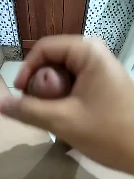 Snapshot of teuszim1923 chatting on 09-21-25, 07:04 teuszim1923 online show from 09-21-25, 07:04