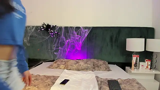 Snapshot of VanessaParis__ chatting on 10-26-25, 08:37 VanessaParis online show from 10-26-25, 08:37