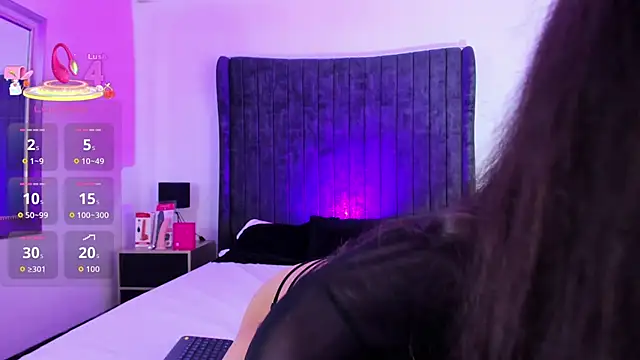 Snapshot of VanessaParis__ chatting on 01-15-26, 10:24 VanessaParis online show from 01-15-26, 10:24