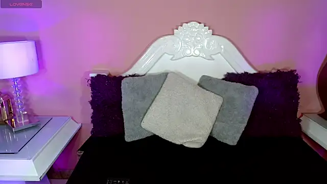  IsabellaRousse online show from 11-17-25, 07:19