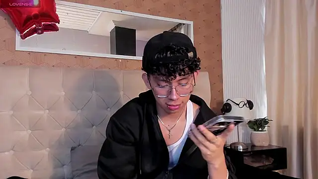 liam twiink online show from 03-09-26, 04:55