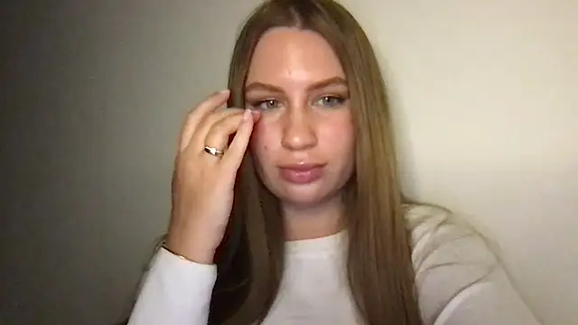 goodgirl2332 online show from 09-23-25, 08:56