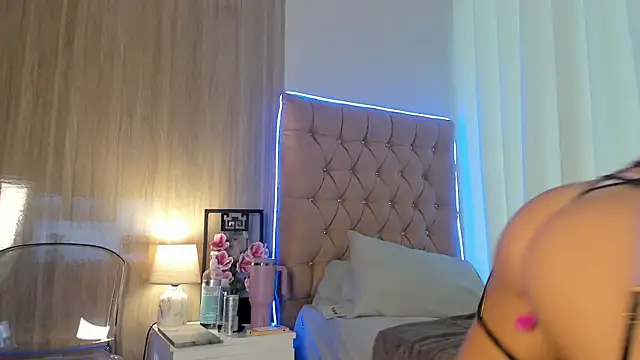 Snapshot of Salytexas chatting on 11-14-25, 09:02 Salytexas online show from 11-14-25, 09:02