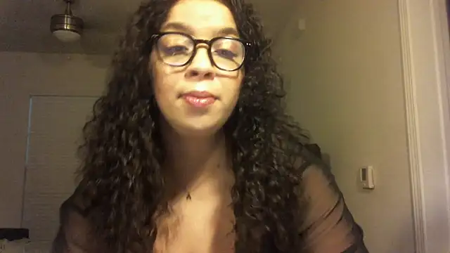 Snapshot of lotuzpetals chatting on 09-30-25, 12:37 lotuzpetals online show from 09-30-25, 12:37