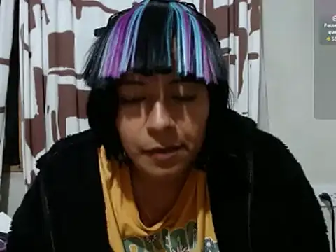 Snapshot of Acelinrose chatting on 04-23-26, 01:07 Acelinrose online show from 04-23-26, 01:07