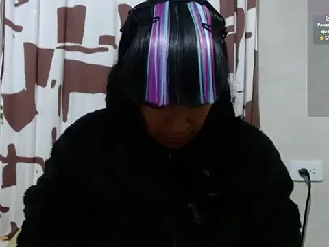 Snapshot of Acelinrose chatting on 05-13-26, 12:41 Acelinrose online show from 05-13-26, 12:41