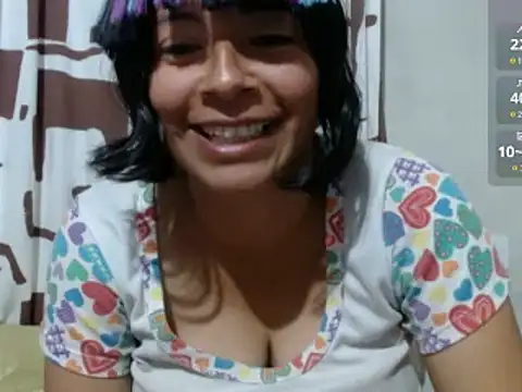 Snapshot of Acelinrose chatting on 05-16-26, 01:13 Acelinrose online show from 05-16-26, 01:13