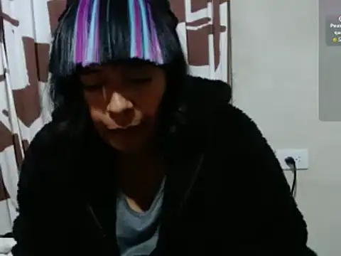 Snapshot of Acelinrose chatting on 05-21-26, 01:01 Acelinrose online show from 05-21-26, 01:01