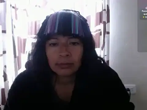 Snapshot of Acelinrose chatting on 05-21-26, 01:07 Acelinrose online show from 05-21-26, 01:07