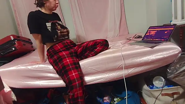 dancerbb online show from 12-23-25, 04:43