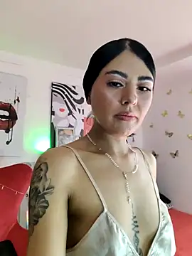 ValeNiitaLuv online show from 04-19-26, 05:23