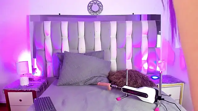 IsaDiiaz online show from 10-25-25, 04:31