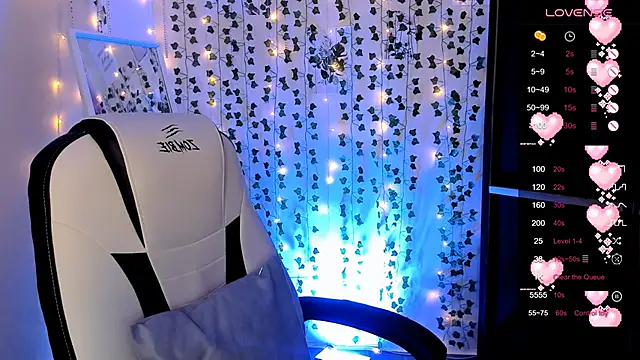 LinaBlossom  online show from 04-09-26, 04:56