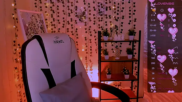 LinaBlossom  online show from 04-16-26, 05:52