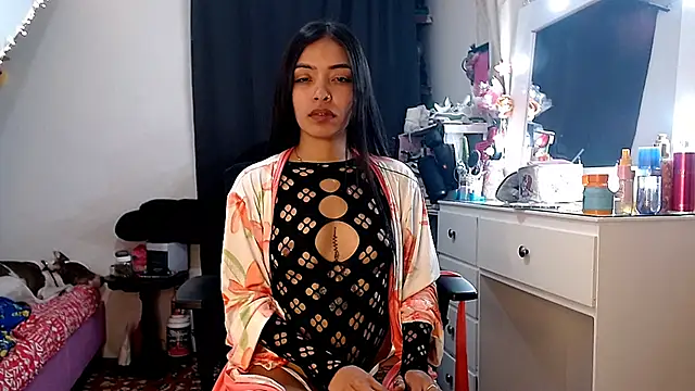 Snapshot of pocahot222 chatting on 10-13-25, 09:48 pocahot222 online show from 10-13-25, 09:48