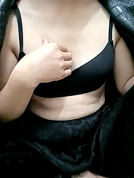 Norah-h online show from 12-18-25, 02:01