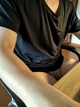 Snapshot of aboy_001 chatting on 10-11-25, 07:18 aboy 001 online show from 10-11-25, 07:18