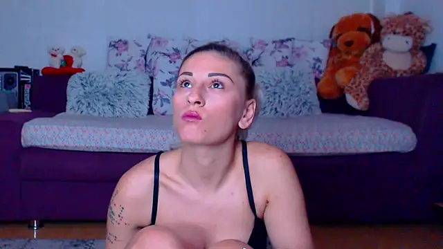 Snapshot of CassieSpell chatting on 02-03-26, 09:42 CassieSpell online show from 02-03-26, 09:42