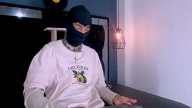 Daniel delux  online show from 11-22-25, 02:05